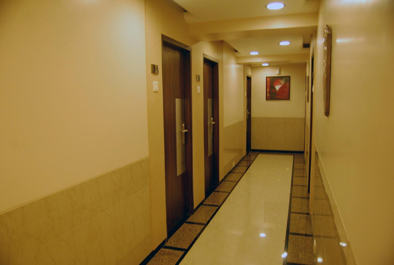 Haredia Hotel Mumbai Bagian luar foto