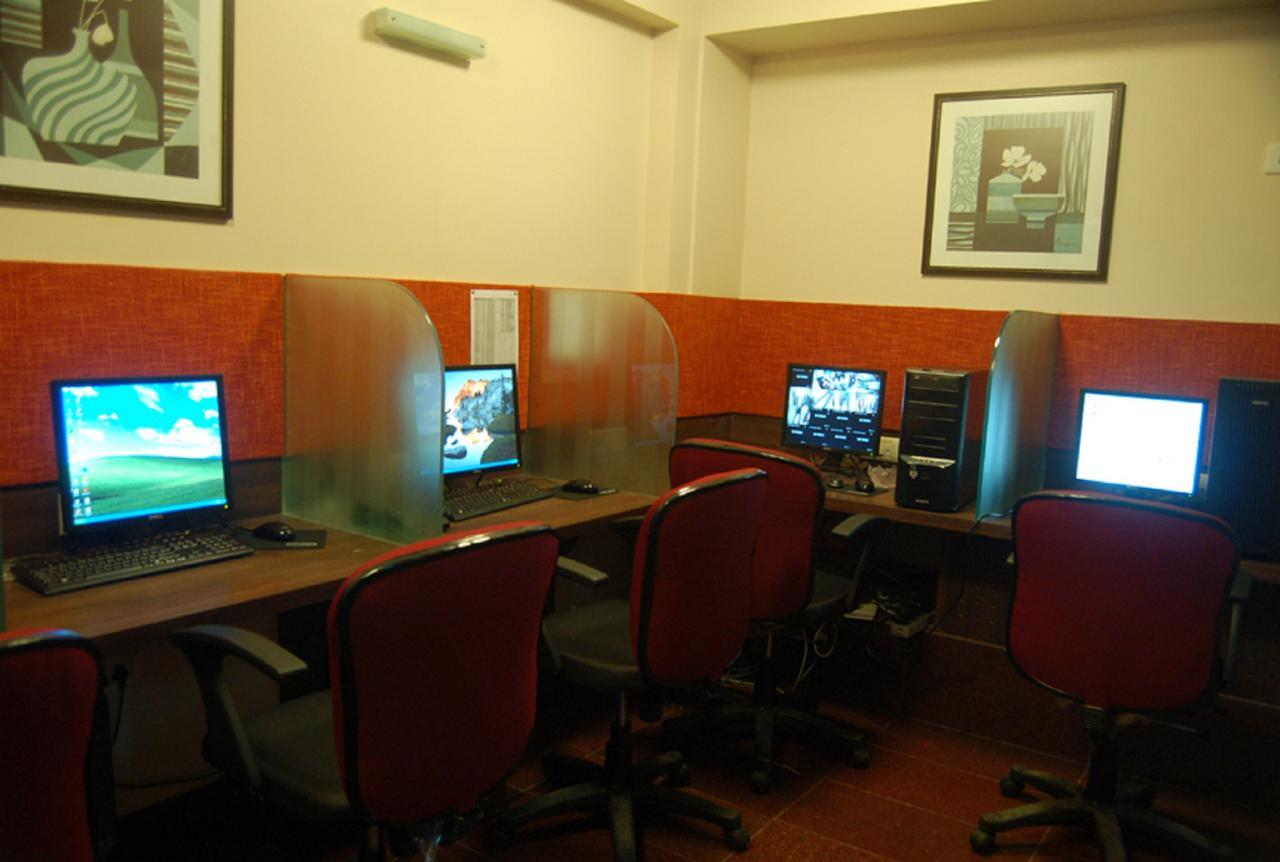Haredia Hotel Mumbai Bagian luar foto