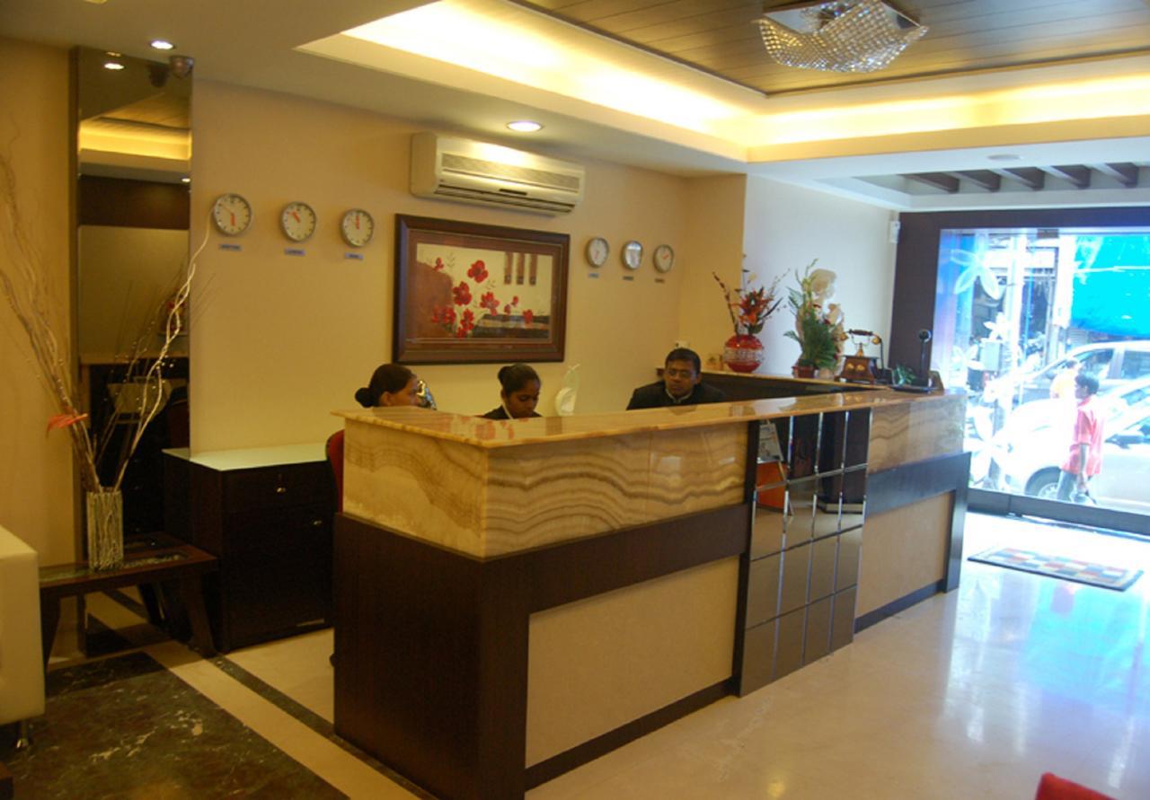 Haredia Hotel Mumbai Bagian luar foto